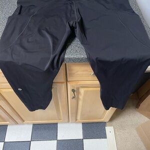 Lululemon Wunder Train High-Rise Tight with Pockets size 16.